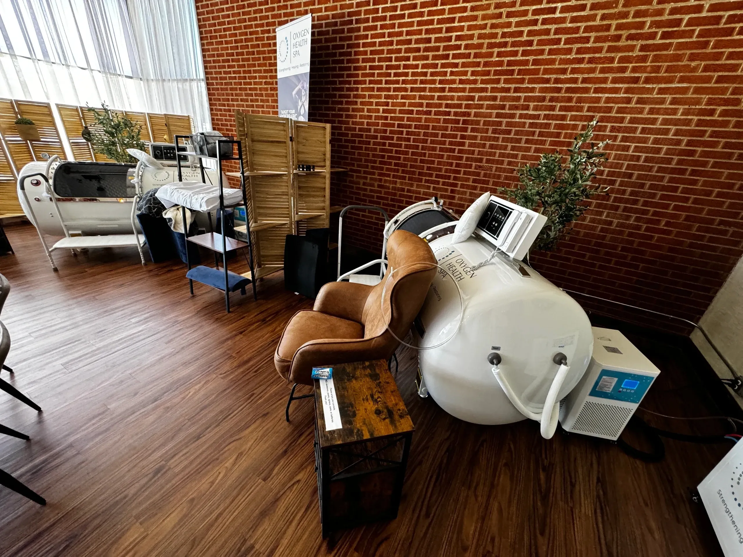 Modern hyperbaric chamber and seating
