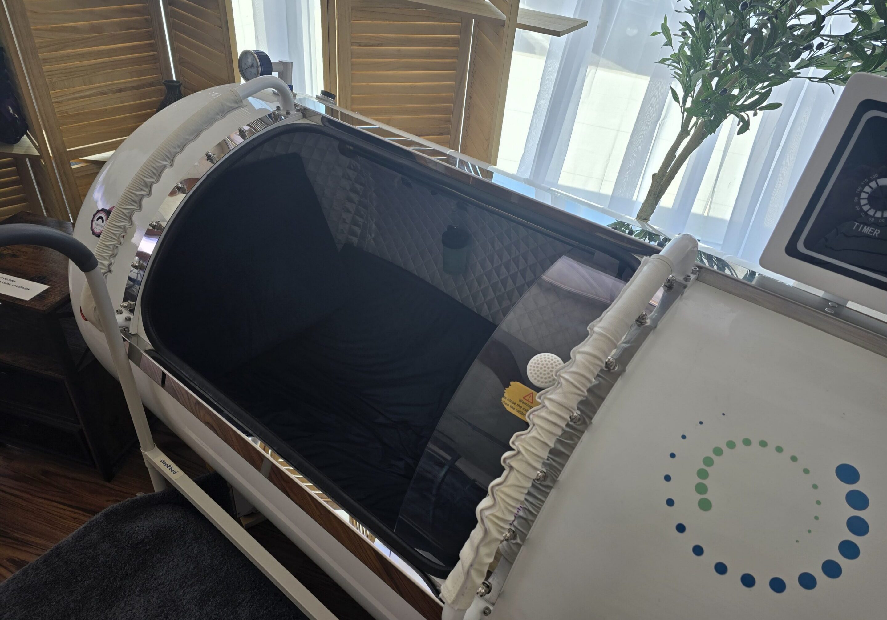 Portable hyperbaric oxygen therapy chamber